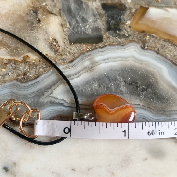 2396 Chic Heart-Shaped Agate Necklace in Warm Tones - Picture 4 of 9